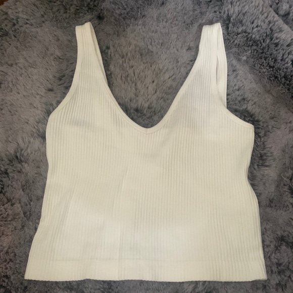 white crop top - Picture 1 of 2